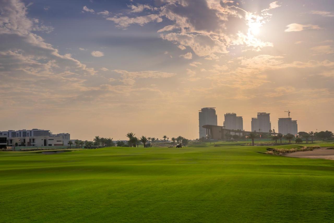 Hotel Radisson Dubai Damac Hills Exteriér fotografie