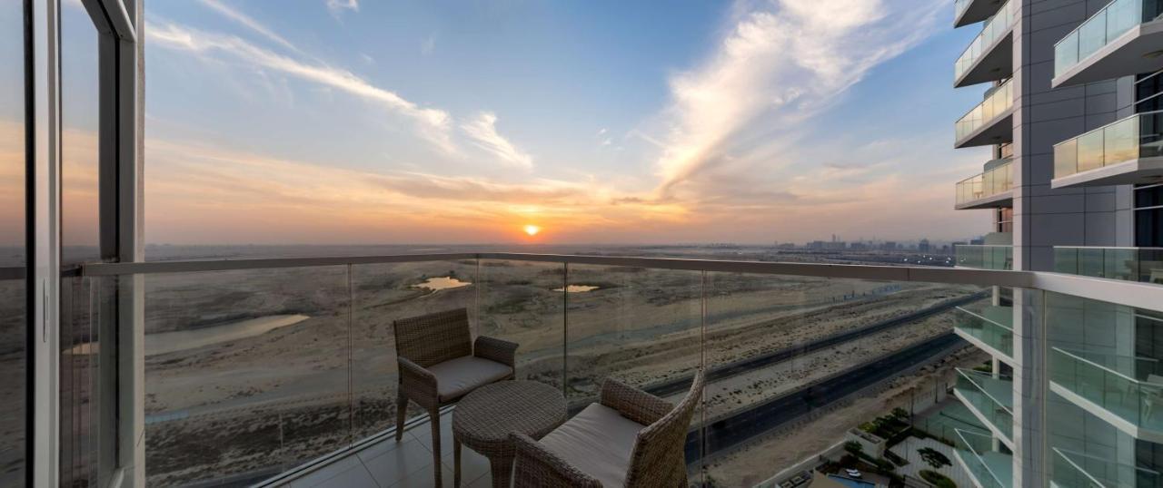 Hotel Radisson Dubai Damac Hills Exteriér fotografie