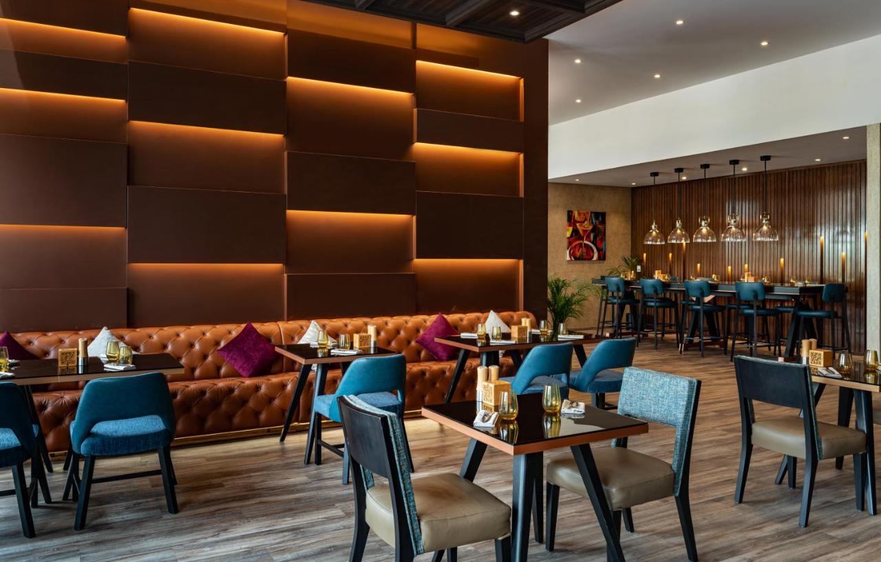 Hotel Radisson Dubai Damac Hills Exteriér fotografie
