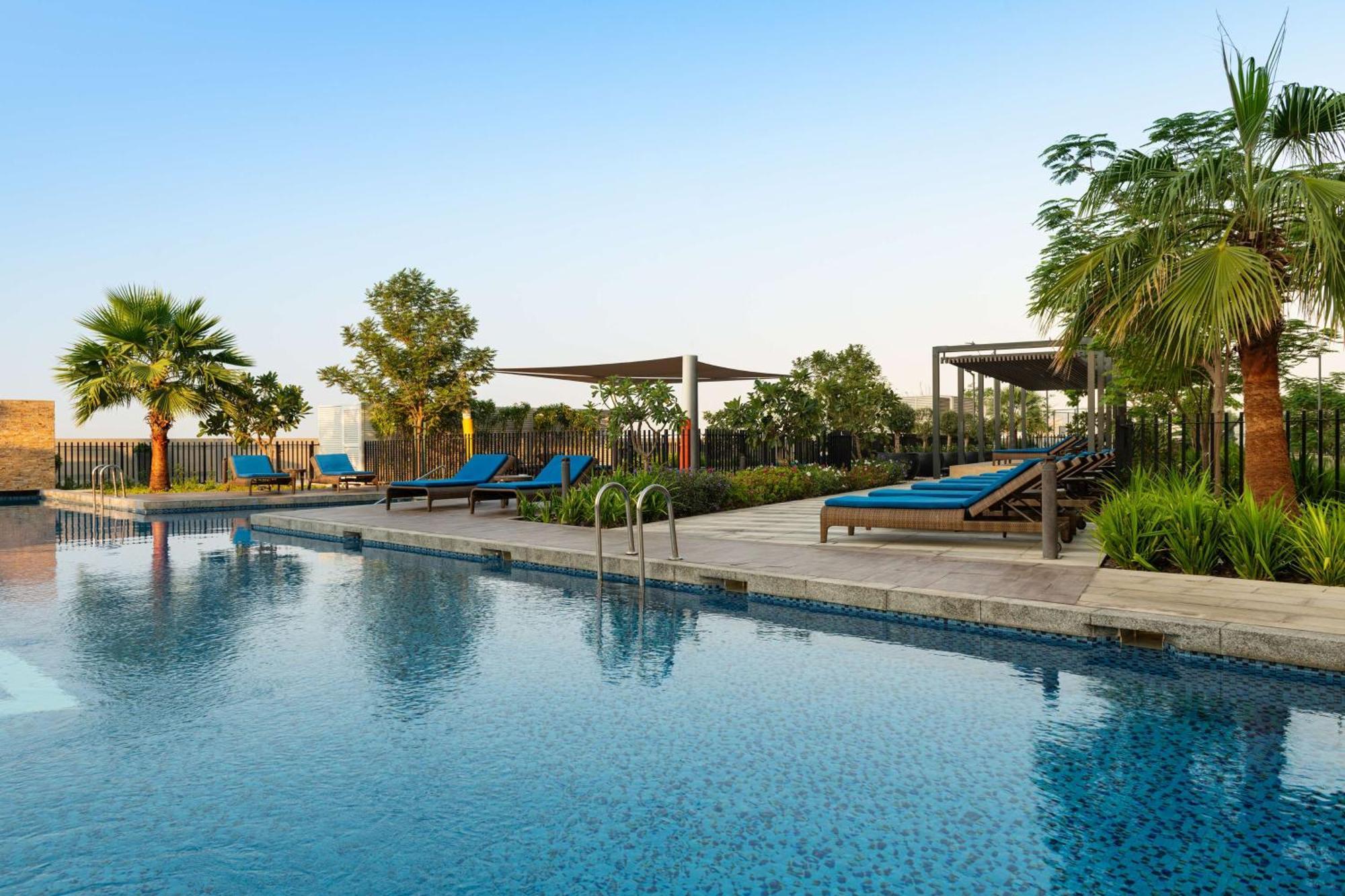 Hotel Radisson Dubai Damac Hills Exteriér fotografie